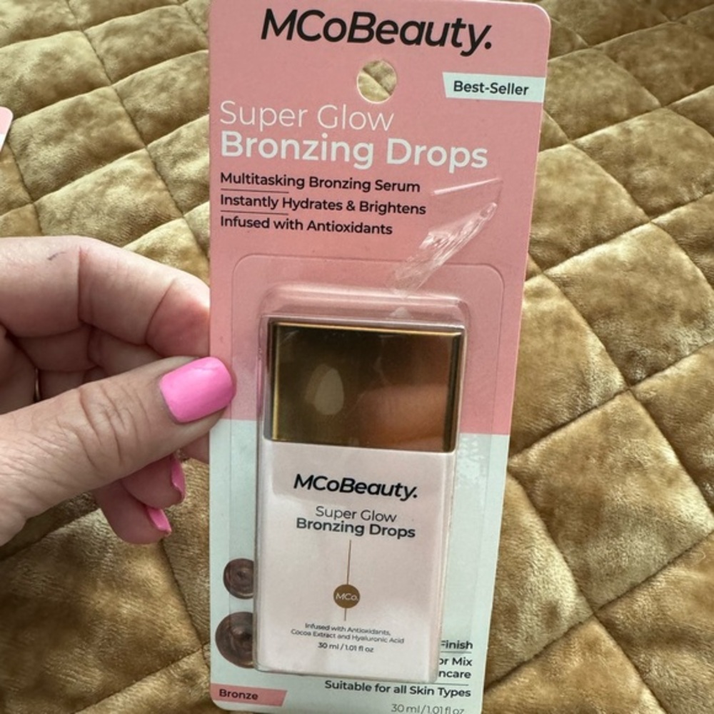 MCoBeauty “bronzing drops!” See pic for all the details and information 😍